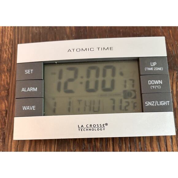 617-1280 La Crosse Technology Atomic Digital Alarm Clock with Backlight - Picture 3 of 6